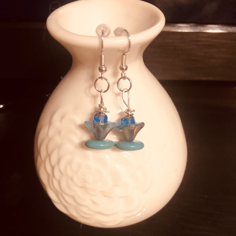 Southwest Cowgirls floating Flowers Earrings